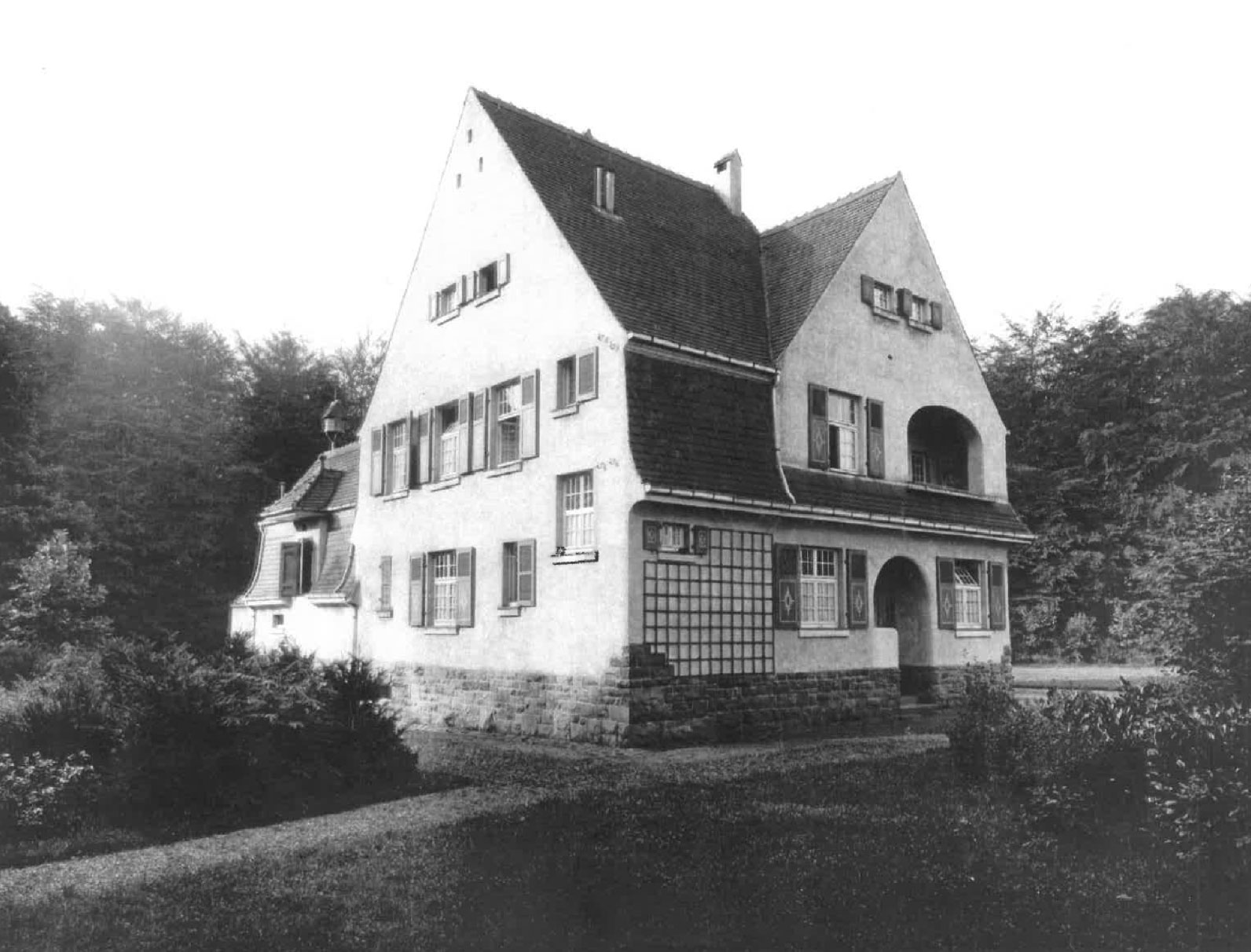 Blick von der Ostseite auf das  Alte Forsthaus