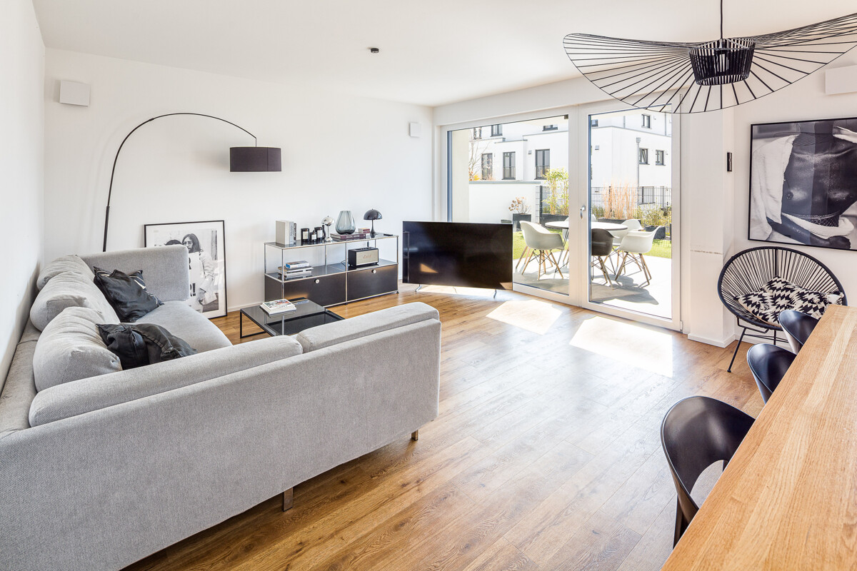 Wohnzimmer mit Terrassenblick