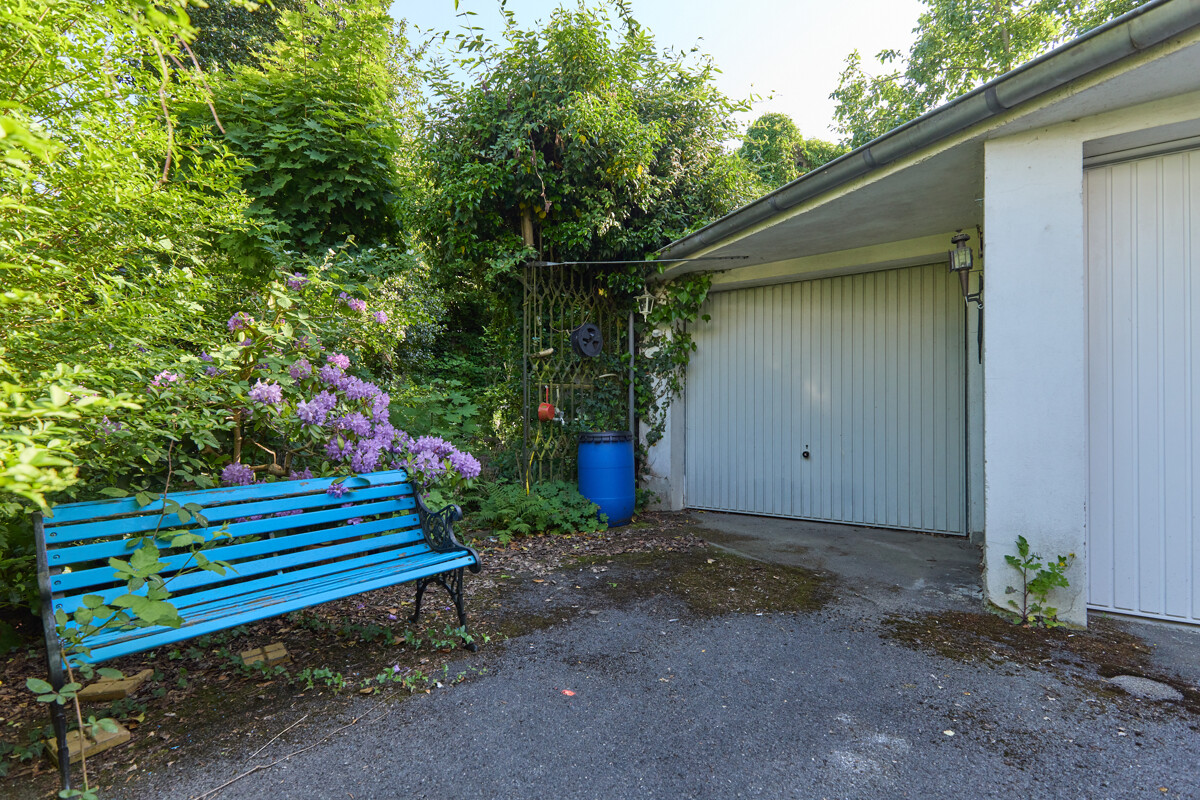Garage (optional)
