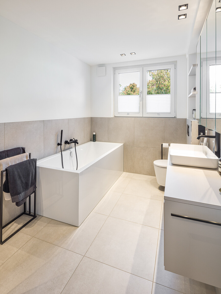 Badezimmer mit Wanne