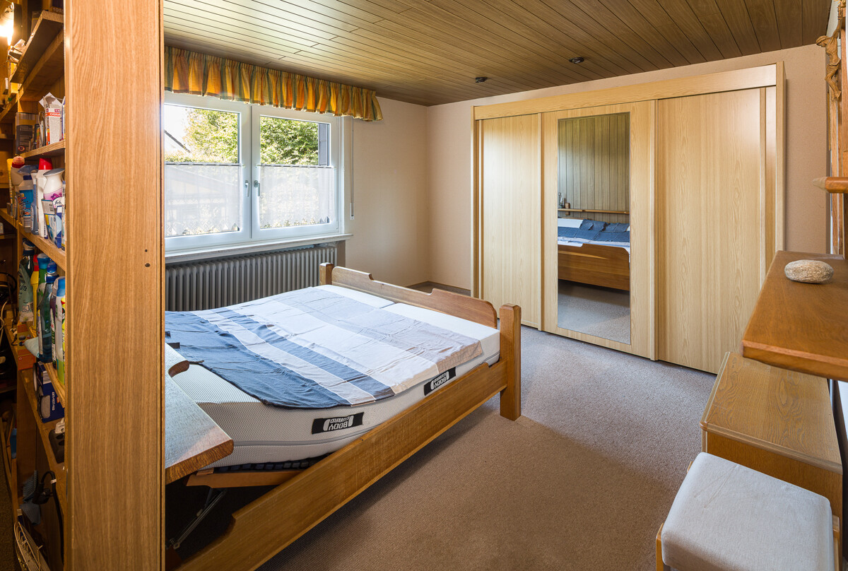 Schlafzimmer mit Stauraum